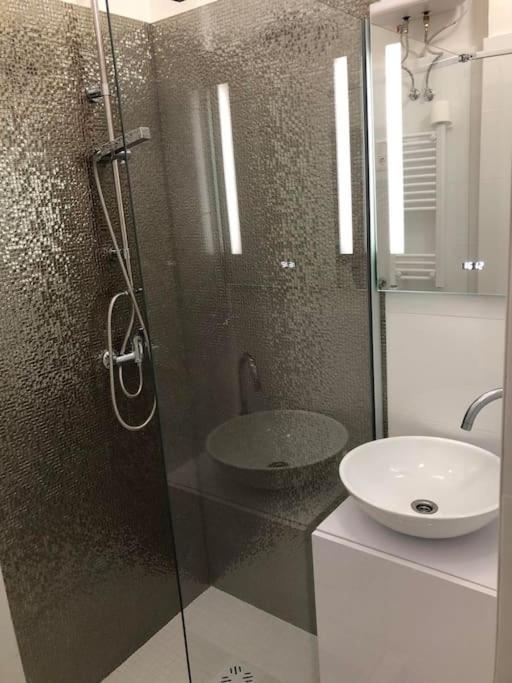 Colton West Deluxe Apartment Βουδαπέστη Εξωτερικό φωτογραφία