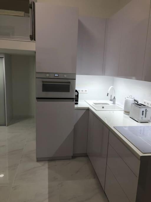 Colton West Deluxe Apartment Βουδαπέστη Εξωτερικό φωτογραφία